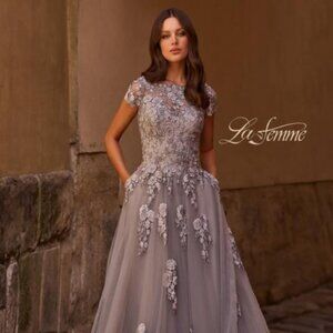 NEW - LA FEMME Evening Dress, Silver - Size 18